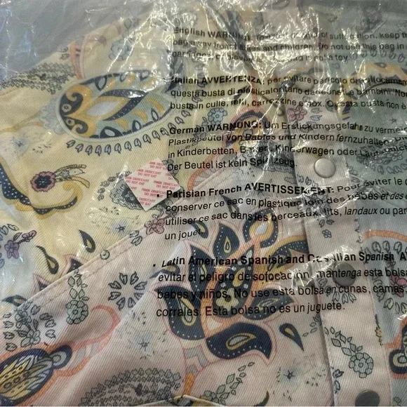 BlankNYC Coming Through Women’s Paisley Print Button Up Denim Jacket Size M NWT - Picture 10 of 11